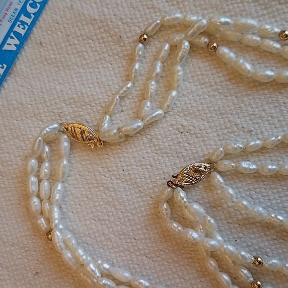 Rio Pearl classic 3 strand choker and bracelet - Picture 4 of 6
